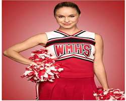 She was a part of the cheerleading squad of her school when she was in the 7th and 8th grades.